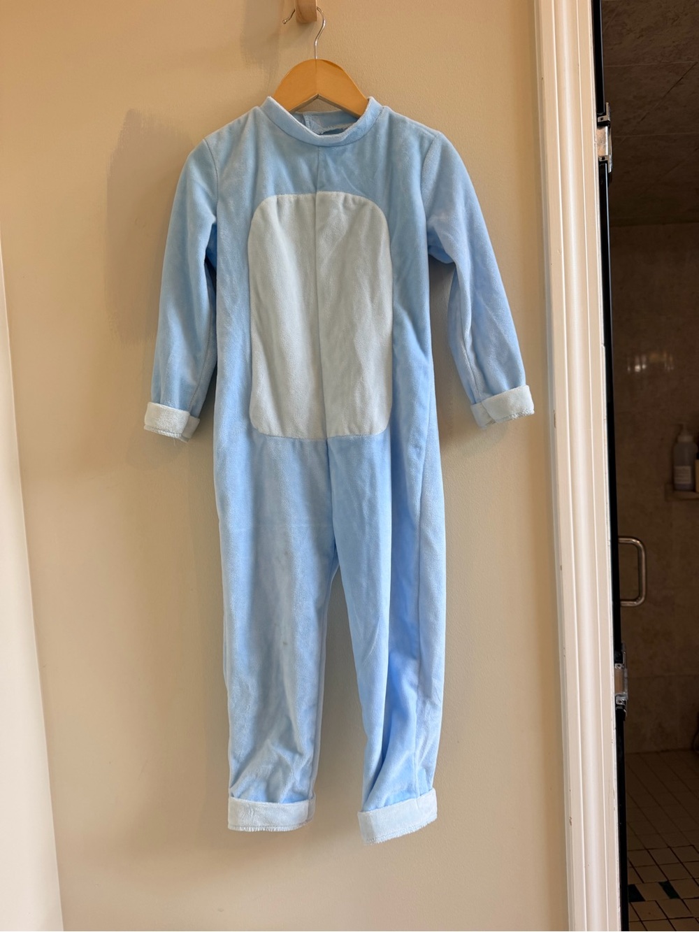 spirit of halloween bluey costume missing tail 3-4T